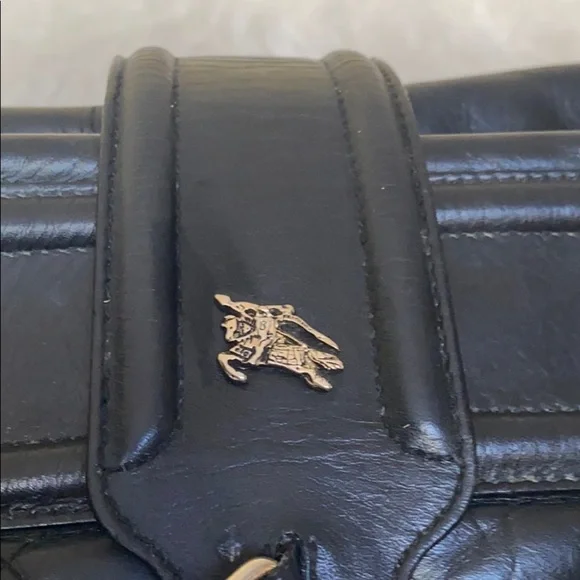 XL Burberry Manor Bag - Picture 9 of 14